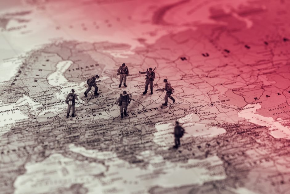 Omul a fost manipulat dintotdeauna. Afla cum suntem manipulati de teoria informationala a razboiului!