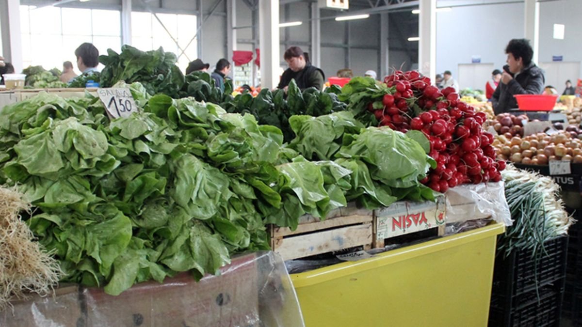 PERICOL ÎN PIEȚELE DIN ROMÂNIA! Aport de vitamine dar şi de pesticide