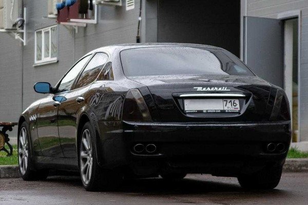 Proprietarul unui Maserati a primit de la stat despăgubiri de peste 6.600 de euro pentru că a dat într-o groapă!