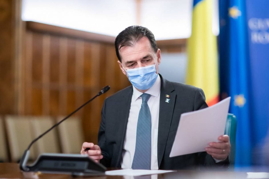 Școlile ar putea rămâne închise și la toamnă. Premierul Ludovic Orban avertizează: Sistemul de educație să fie pregătit de reînceperea cursurilor doar online.