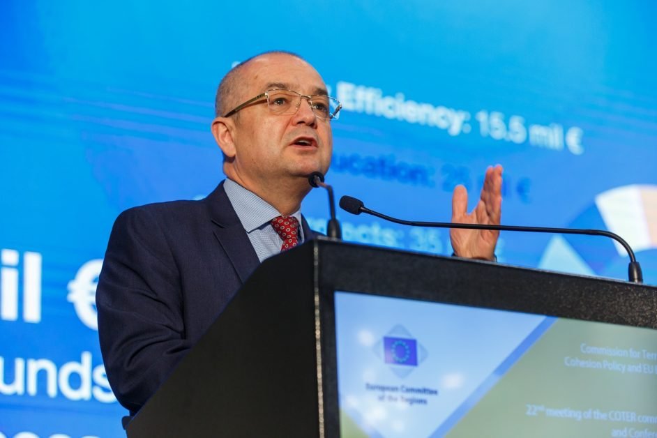 Emil Boc: Am alocat 3 milioane de euro pentru începerea școlilor în Cluj-Napoca în septembrie. Nu trebuie să stăm cu mâna întinsă la guvern.