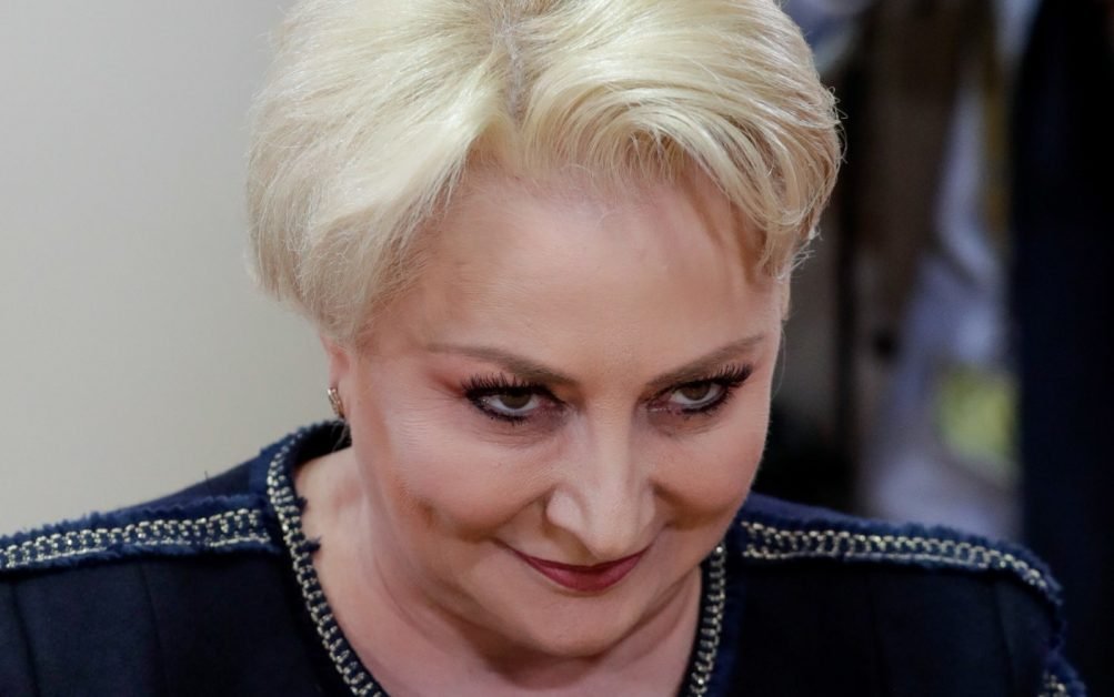 Viorica Dancila s-a dezlantuit pe Facebook: “Trupa de incompetenti care a ruinat economia tarii…”