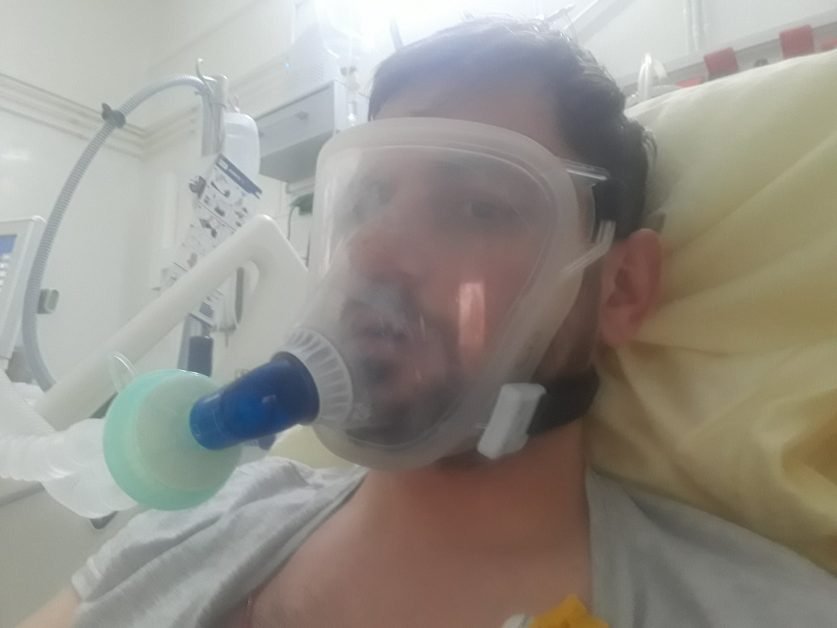 Mesaj pentru vitejii care nu cred în noul virus și care nu poartă mască. Dacă nu știti ce înseamnă CPAP, las aici o poză de acum două luni și jumătate.