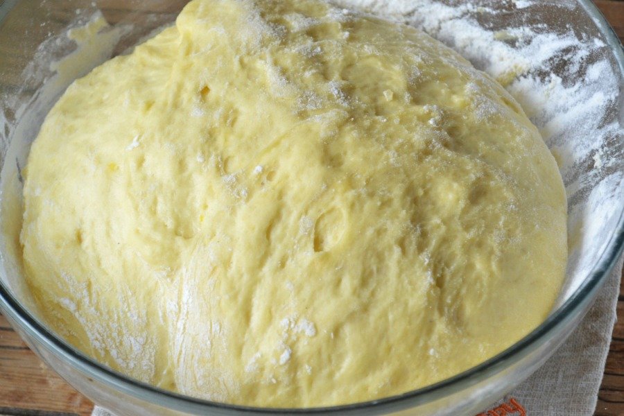 Reteta aluat pentru placinta. Aluat de casa pufos care merge folosit chiar si la pizza.