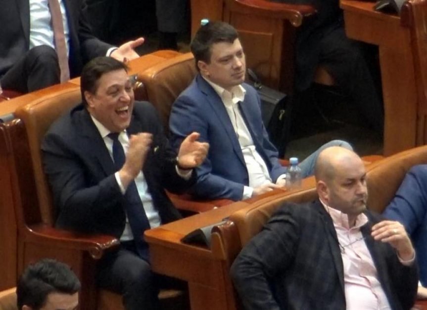 Şerban Nicolae şi deputatul AKM şi-au dat demisia din PSD si vor candida la alegerile parlamentare pe listele Partidului Ecologist