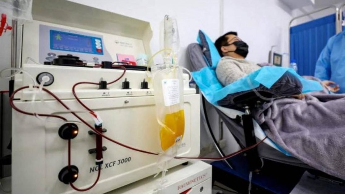 Bărbat din Iași, salvatorul a nouă pacienți infectati în stare gravă. A donat plasmă de trei ori după vindecare