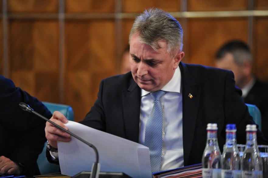Cum a ajuns statul român să plătească „taxă pe prostie” 2,2 miliarde de euro din cauza unor funcţionari