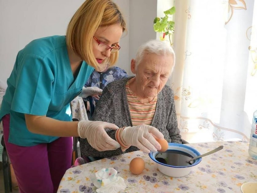 Alimente care trebuie să se afle în meniul bătrânilor. Ce beneficii minunate au
