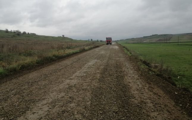 Judeţul din România CARE Are printre cele mai proaste drumuri din ţară. 400 de kilometri de şosele din pământ.