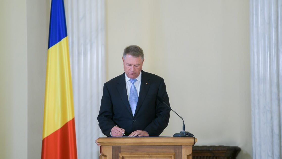 Iohannis a promulgat legea privind confiscarea extinsa a averilor ilicite. „Acum nu mai exista nicio scuza sau impediment pentru ca toti banii furati statului roman sa fie recuperati”