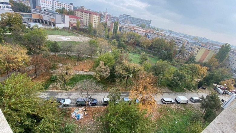 România a depășit 10.000 de îmbolnăviri zilnice. Imagini cutremurătoare cu coada de dricuri de la morga din Craiova.