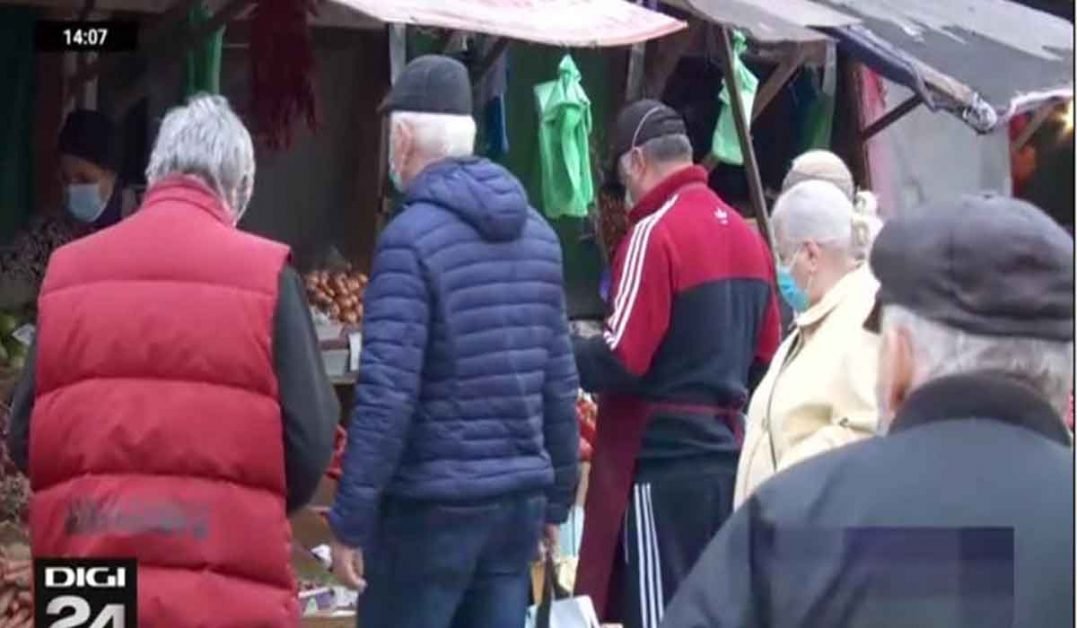 Revolta si scandal in pietele acoperite din Bucuresti: „Marfa noastra o sa ajunga la gunoi si noi la furat!”