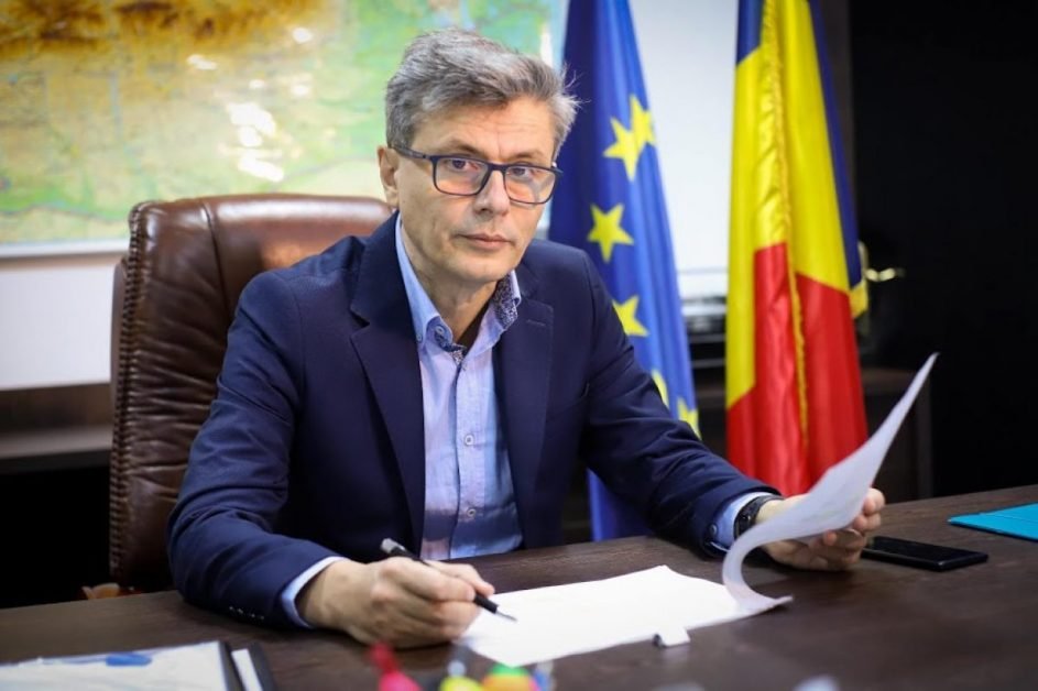 O veste excelentă. Pensii MAI MARI cu 46% și alocații DUBLATE! Anunțul oficial al ministrului Economiei.