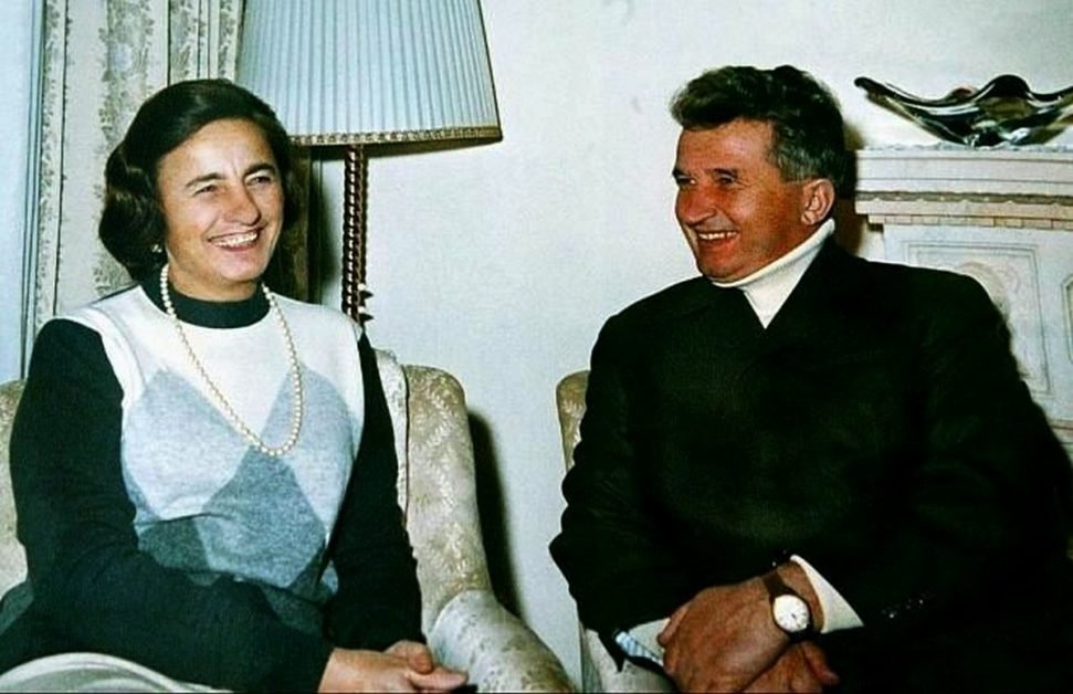 Motivul bizar pentru care Elena Ceaușescu ascundea mereu o frunză sub covorul din dormitorul ei..