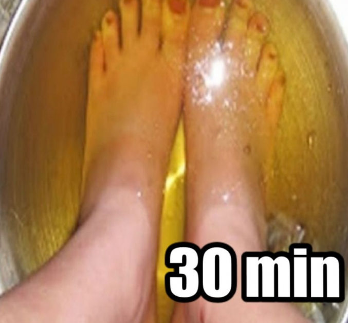 Tine-ti picioarele in otet 30 de minute! Doar bunicii tai stiau acest leac uimitor!