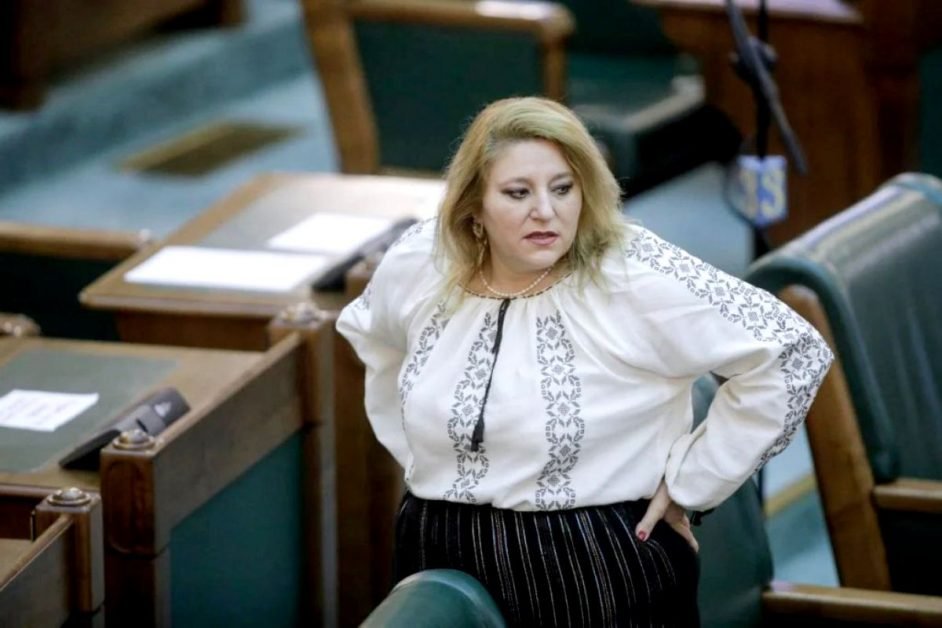 Diana Sosoaca susține că speră să nu se ajungă la vaccinarea obligatorie în caz contrar românii trebuie să iasă în stradă