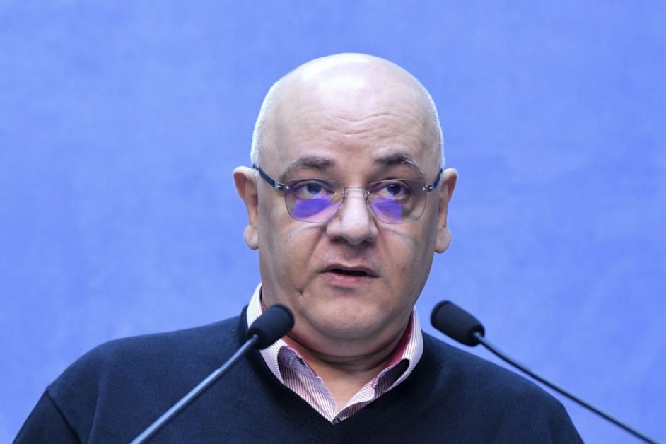 Raed Arafat a transmis că persoanele care nu s-au vaccinat nu vor fi discriminate! Însă în străinătate se vor putea deplasa numai cei vaccinați