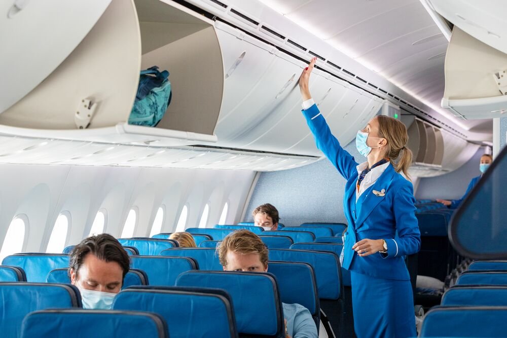 Ultima Oră! Urci în avion doar dacă te-ai vaccinat.