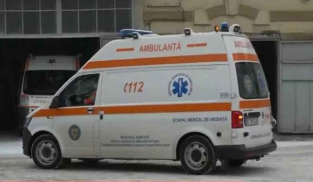 Caz dramatic in Botosani. Un copil de 3 ani care scuipa sange s-a stins in ambulanta trimisa fara medic: ”Intru in tribunal cu ei”
