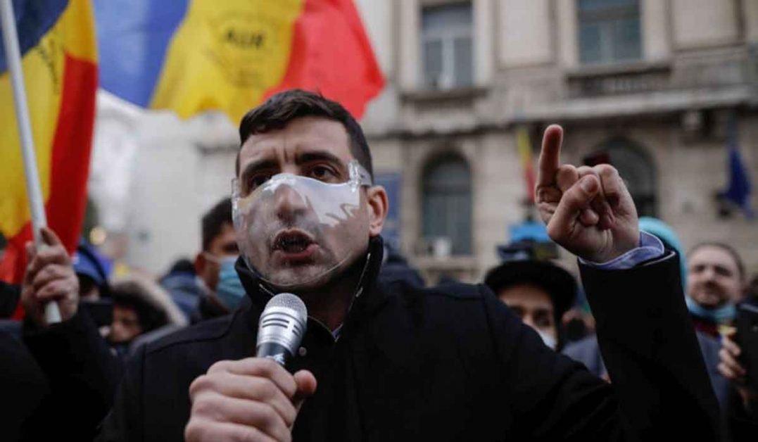 George Simion, liderul AUR, da de pamant cu presedintele: „Iohannis e de sase ani la schi si noi murim in spitale”