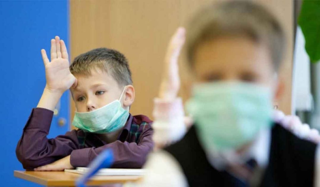 Cursurile au fost suspendate. Inca sase elevi si o profesoara au fost confirmati pozitiv cu COVID