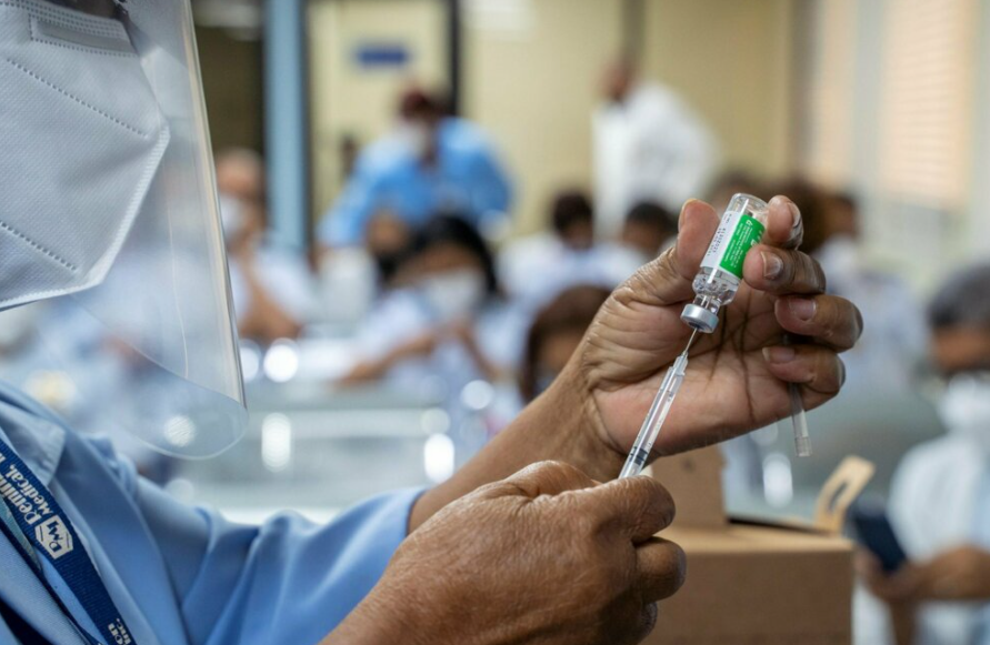 Clinici germane opresc vaccinarea cu serul AstraZeneca, prea mulți angajați au suferit efecte secundare