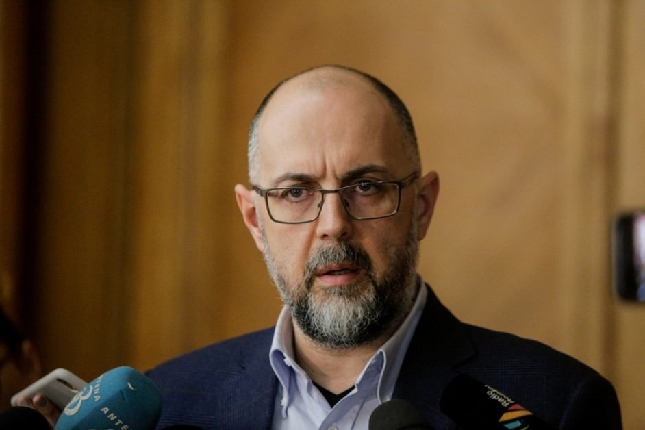 Guvernul taie şi spânzură în 2021: Restructurări în administraţie şi tăieri de sporuri, printre măsuri.