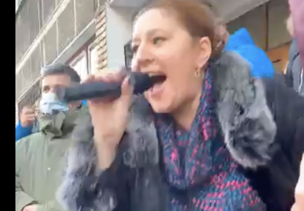 Sosoaca l-a balacarit pe George Simion si in fata minerilor: „Plateste 50.000 de euro la televiziuni ca sa para el mai cu mot decat mine”