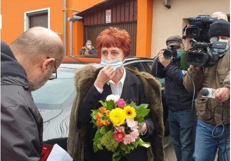Colegiul Medicilor a decis că Flavia Groșan poate profesa în continuare cu condiția să nu mai facă declarații publice prin care să contrazică schema oficială de tratament