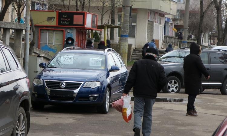 Atentie romani. Amendati ca si-au expus masina la vanzare in loc public