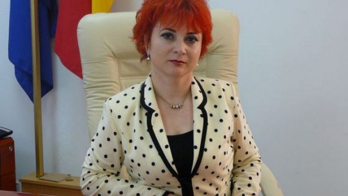 Aşa arată un stat capturat de hoți şi de impostori! Fostă procuroare, plagiatoare, 28.000 de lei pensie la 52 de ani.
