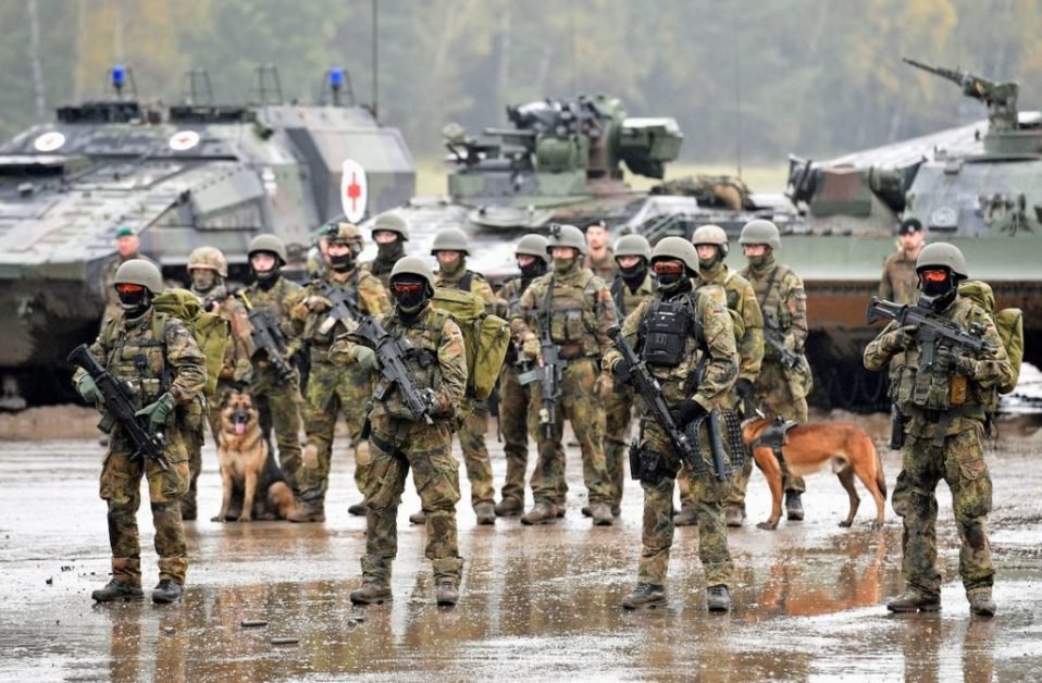 Germania duce o politică de INARMARE și de angajare de noi militari!