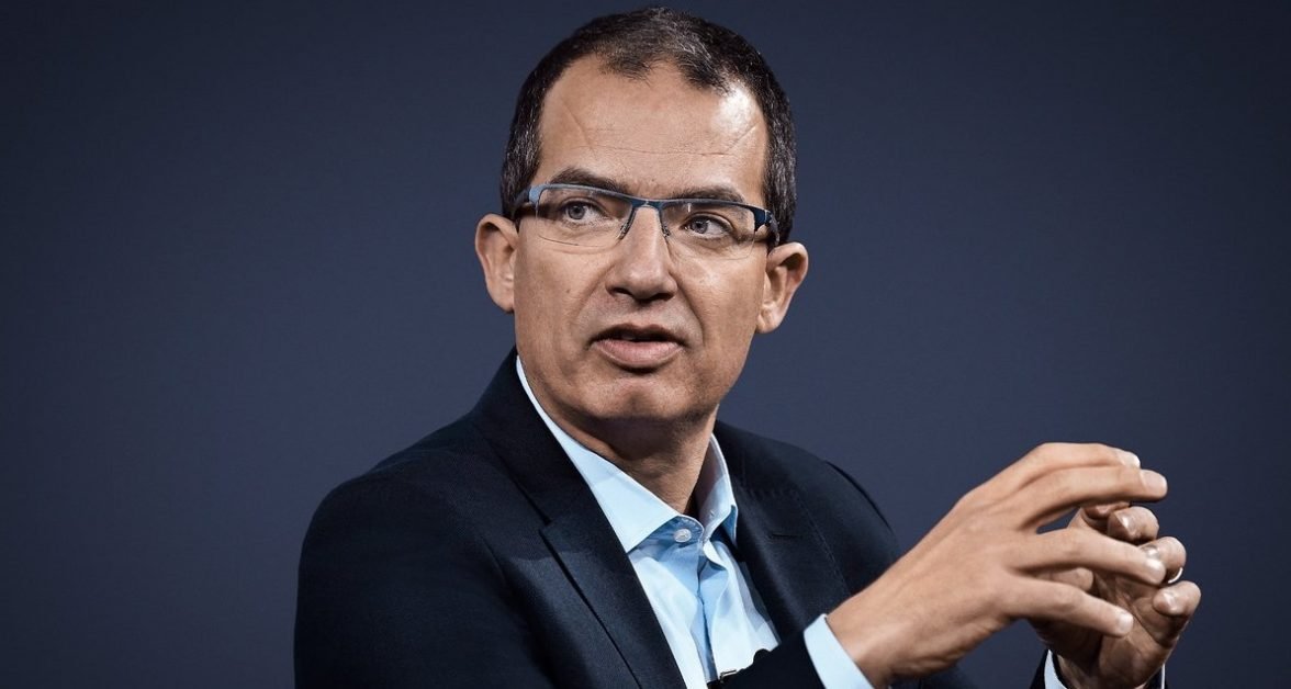 Păi da! Șeful laboratorului Moderna a intrat în topul Forbes al miliardarilor din Franța, cu o avere de 3,5 miliarde de euro