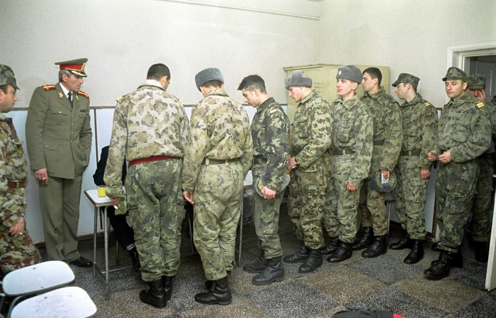 Romania se pregateste de 30 de ani de RAZBOI