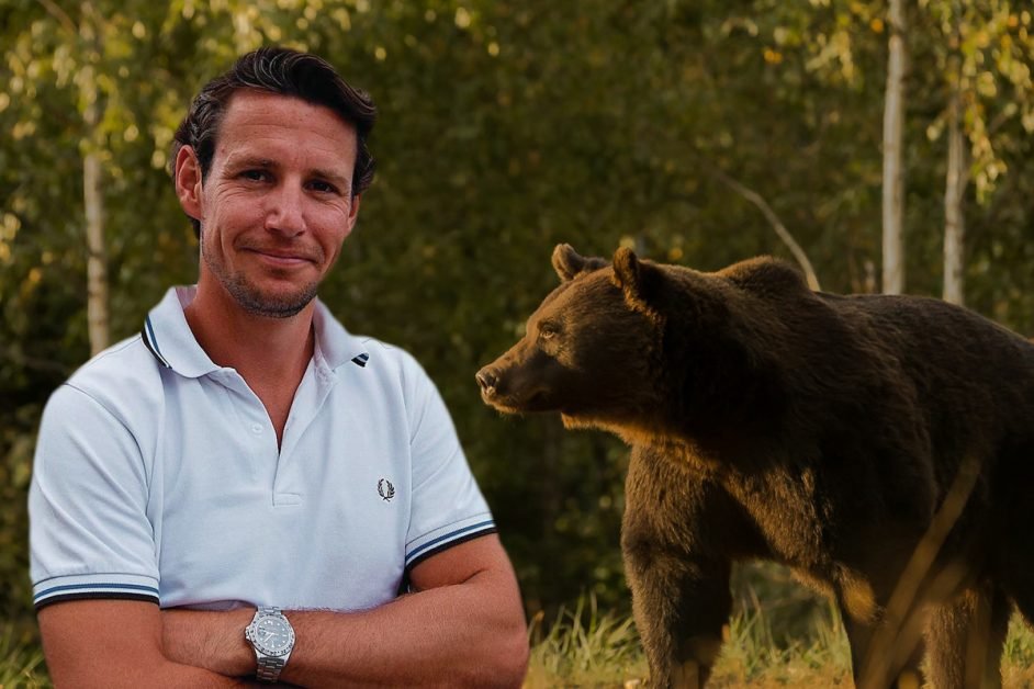 Romanii se razbuna pentru Arthur! Mii de persoane incearca sa falimenteze afacerea printului Emanuel von und zu Liechtenstein: „Shame on you!”
