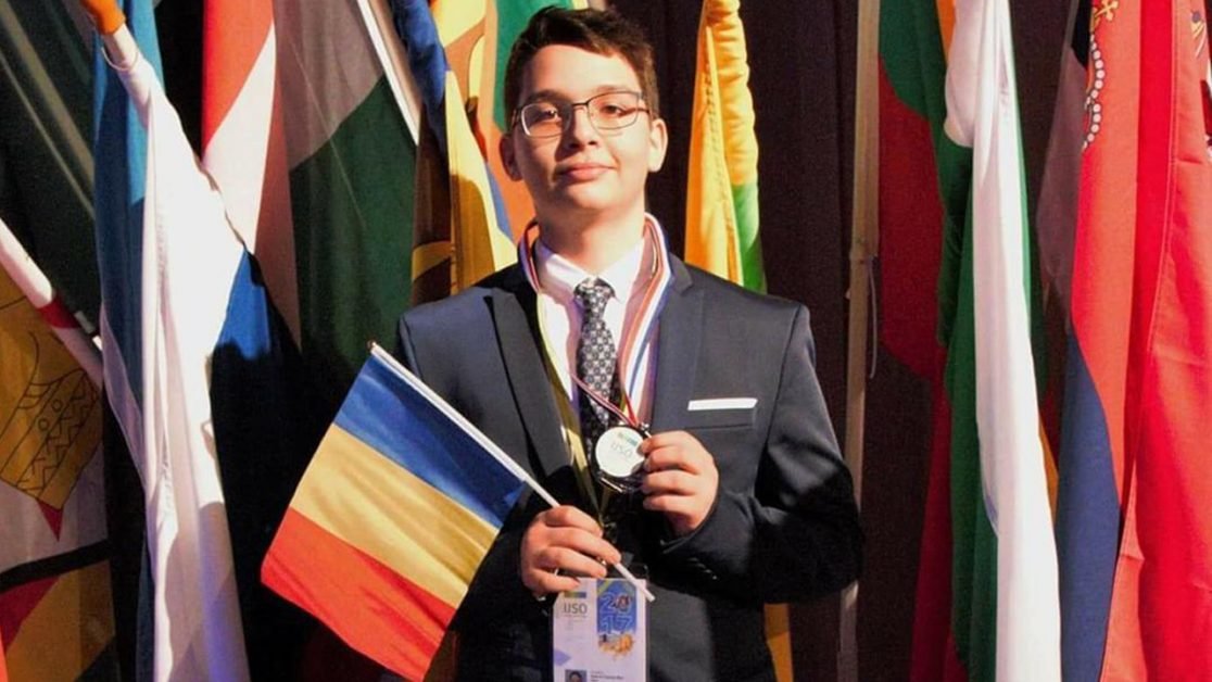 FELICITĂRI. Un elev român a fost admis cu bursă integrală la Harvard.