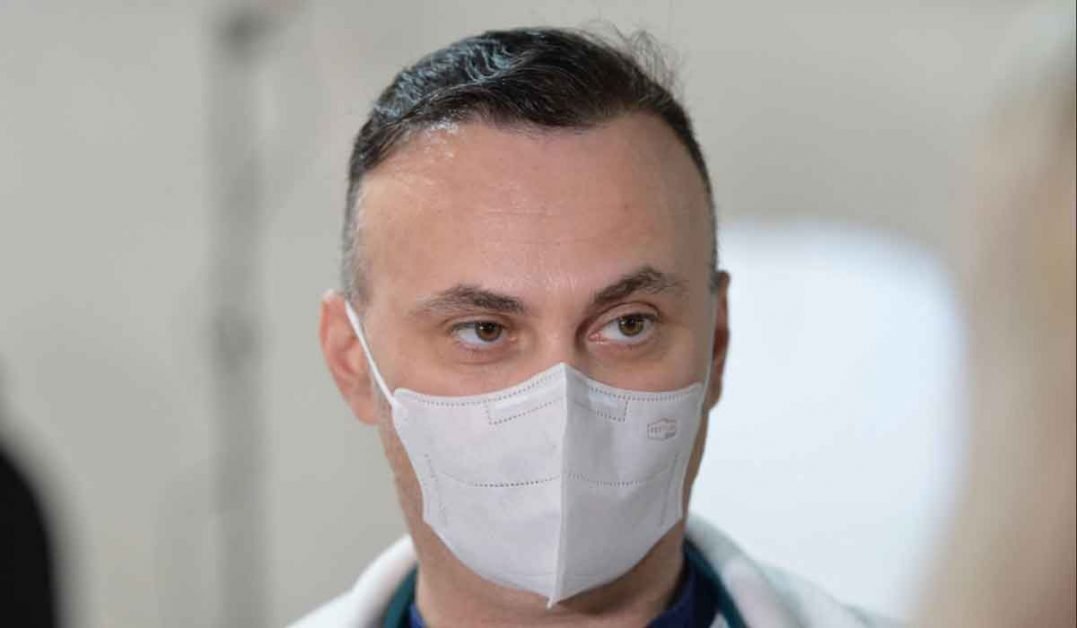 Medicul Adrian Marinescu a explicat ce inseamna, de fapt, renuntarea la masca de protectie.