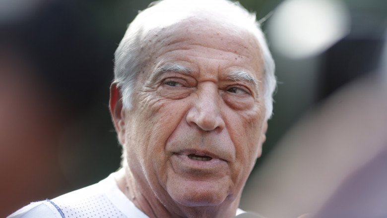 Banii furati deschid orice usa. Academia Romana a publicat o carte scrisa de infractorul Dan Voiculescu. Firea si Melescanu au venit sa-l aplaude