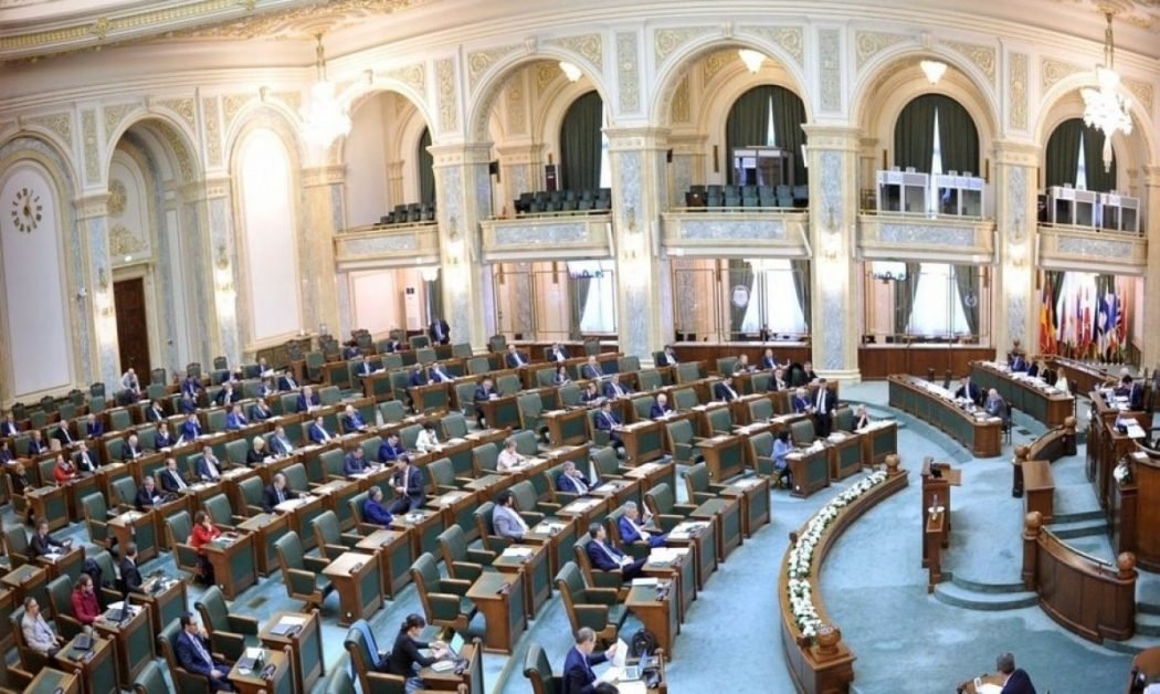 Angajați din Senat se află în pericol mortal și primesc compensații financiare.