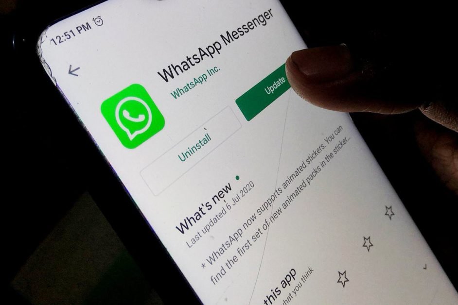 DNA cumpără tehnică pentru a intercepta WhatsApp