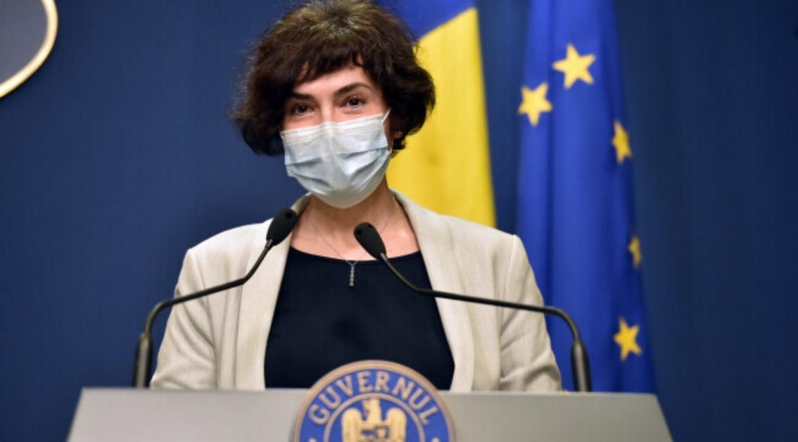 Demisă de geniile din România, Andreea Moldovan a plecat din țară și s-a angajat la OMS.
