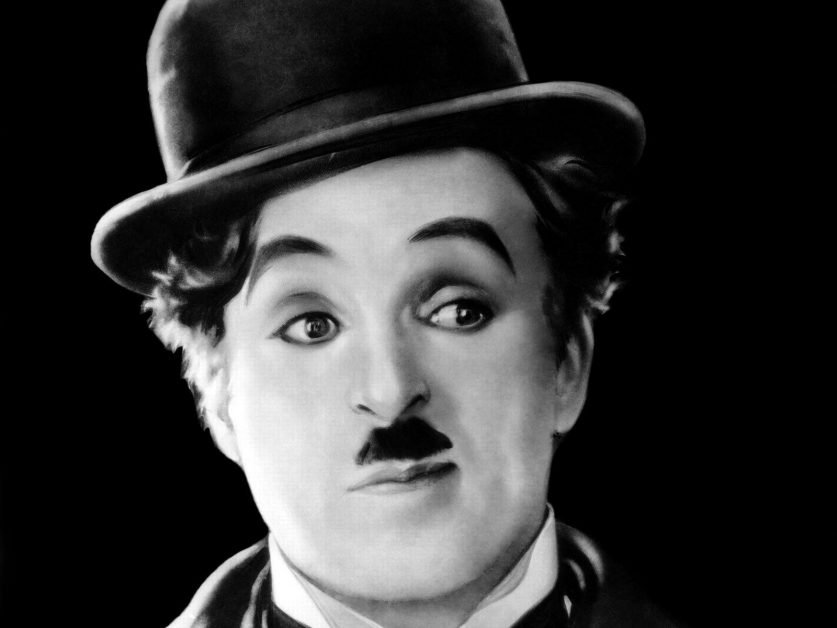 CHARLIE CHAPLIN – „În ziua în care m-am iubit cu adevărat, am înţeles că în toate împrejurările, mă aflam la locul potrivit, în momentul potrivit. Şi atunci, am putut să mă liniştesc.