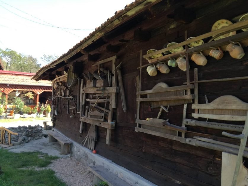 Momârlanii- urmașii dacilor, obiceiuri, superstiții