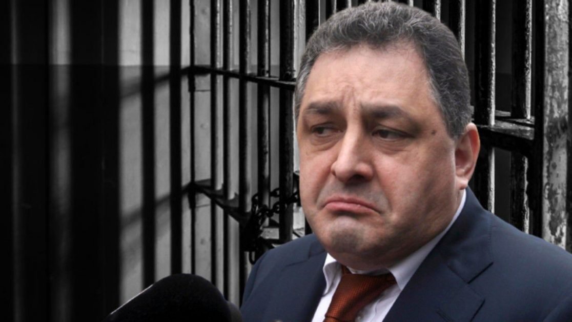 Marian Vanghelie, condamnat la 11 ani și 8 luni de închisoare pentru corupție si obligat la plata a 15 milioane de euro, cu titlu de daune materiale.