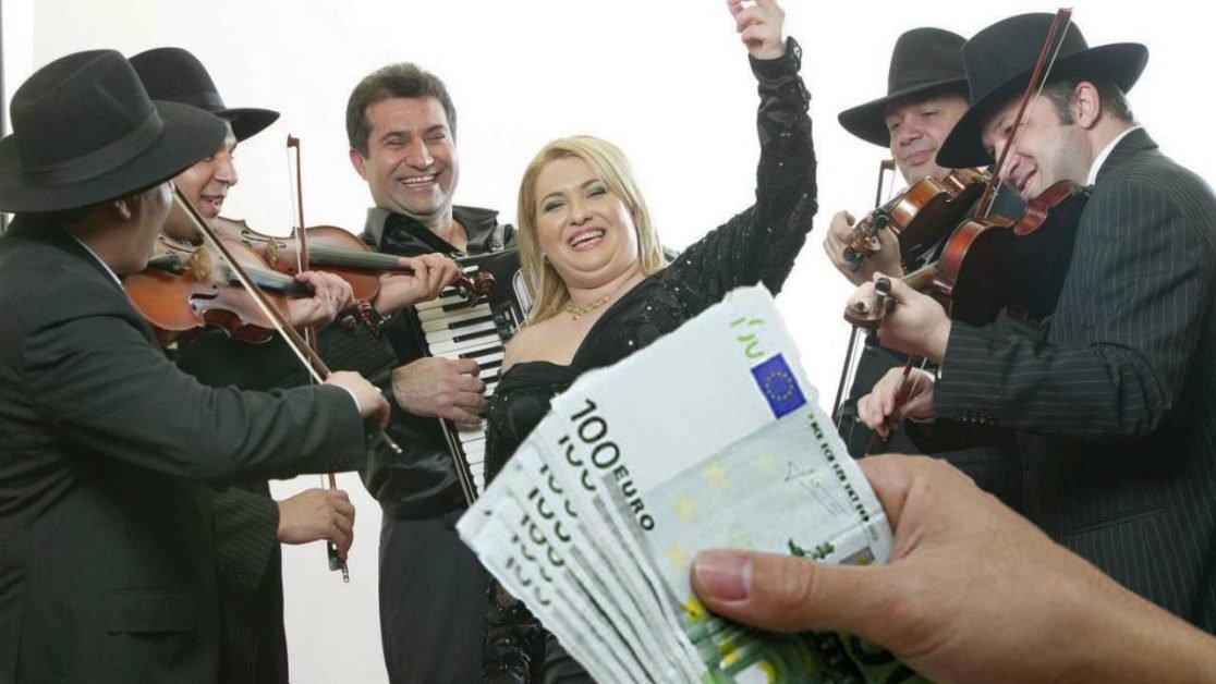 Tariful Clejanilor a crescut după scandalul cu Fulgy . Câţi bani cer pentru a cânta la o nuntă dupa ce aceștia sunt mai mereu prezenți la televizor din cauza scandalurilor