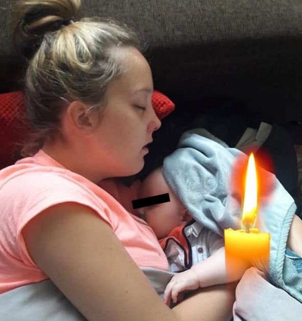 O tanara de 17 ani a murit la nastere, iar familia i-a asezat bebelusul la piept. Copilasul s-a cuibarit la pieptul mamei sale si un zambet i-a aparut instant pe chip. Mama, la randul ei