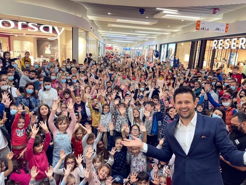 Imaginile scandaloase din mall. „Magicianul a reusit de unul singur sa creasca probabilitatea de deces la bunicii sutelor de copii”