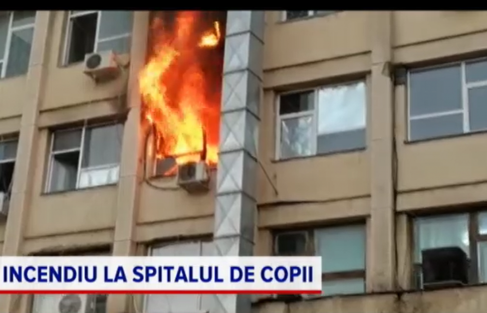 NEWS ALERT: Incendiu violent la Spitalul de copii „Sf. Maria” din Iaşi. Flăcările au cuprins cel puțin un salon. VIDEO