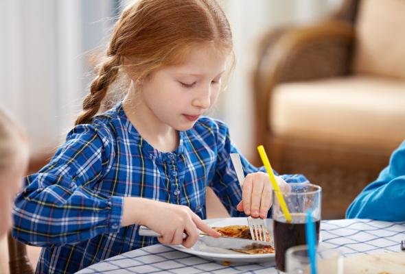 Ar trebui predat mai intai in scoala – Codul bunelor maniere nu educatie sexuala. Toată lumea trebuie să știe regulile de bază