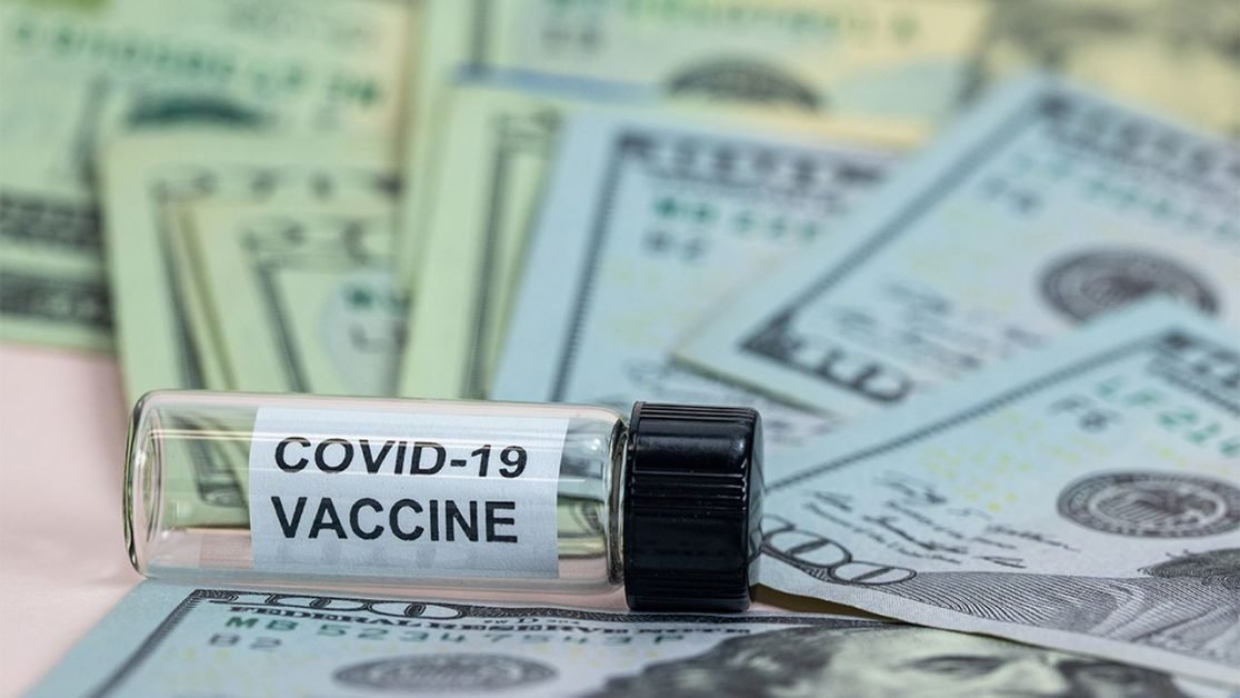 Bani pentru vaccin. Statul care oferă câte 150 de euro fiecărui tânăr care se imunizează